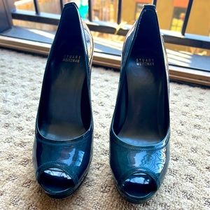 Gorgeous Stuart Weitzman patent leather blue heels